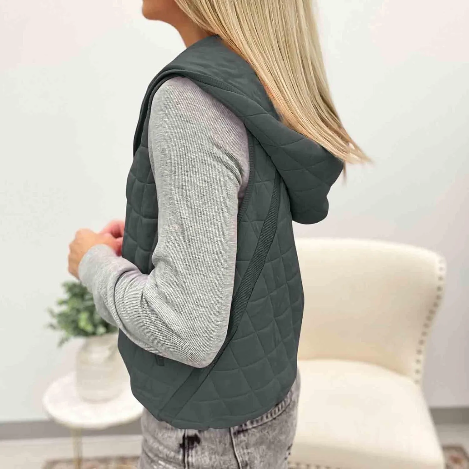 Lmdudan Women's 2024 Fall Vest Casual Sleeveless Hooded Zip Up Jacket Trendy Lightweight Winter Coat Outerwear with Pockets