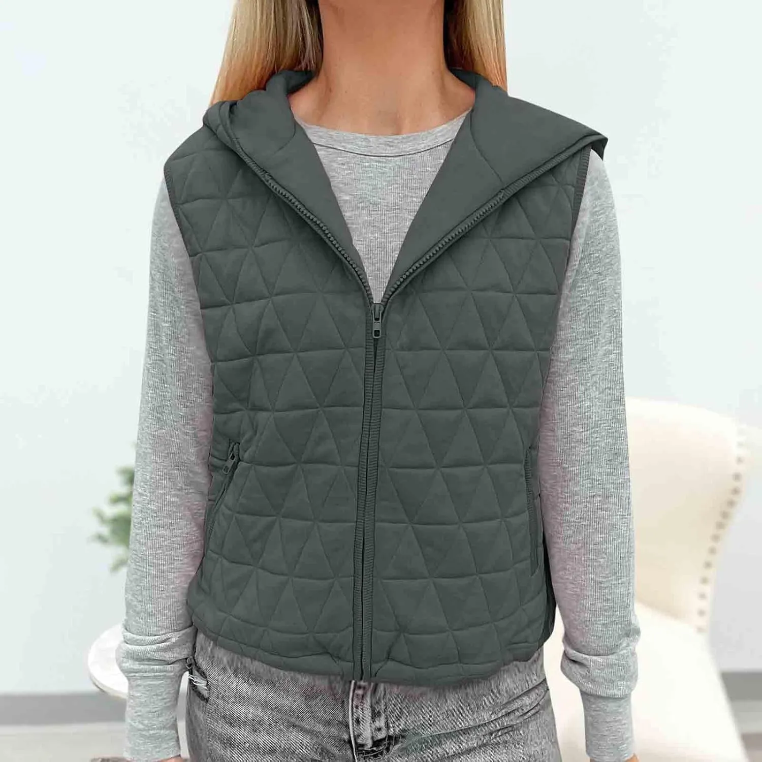 Lmdudan Women's 2024 Fall Vest Casual Sleeveless Hooded Zip Up Jacket Trendy Lightweight Winter Coat Outerwear with Pockets