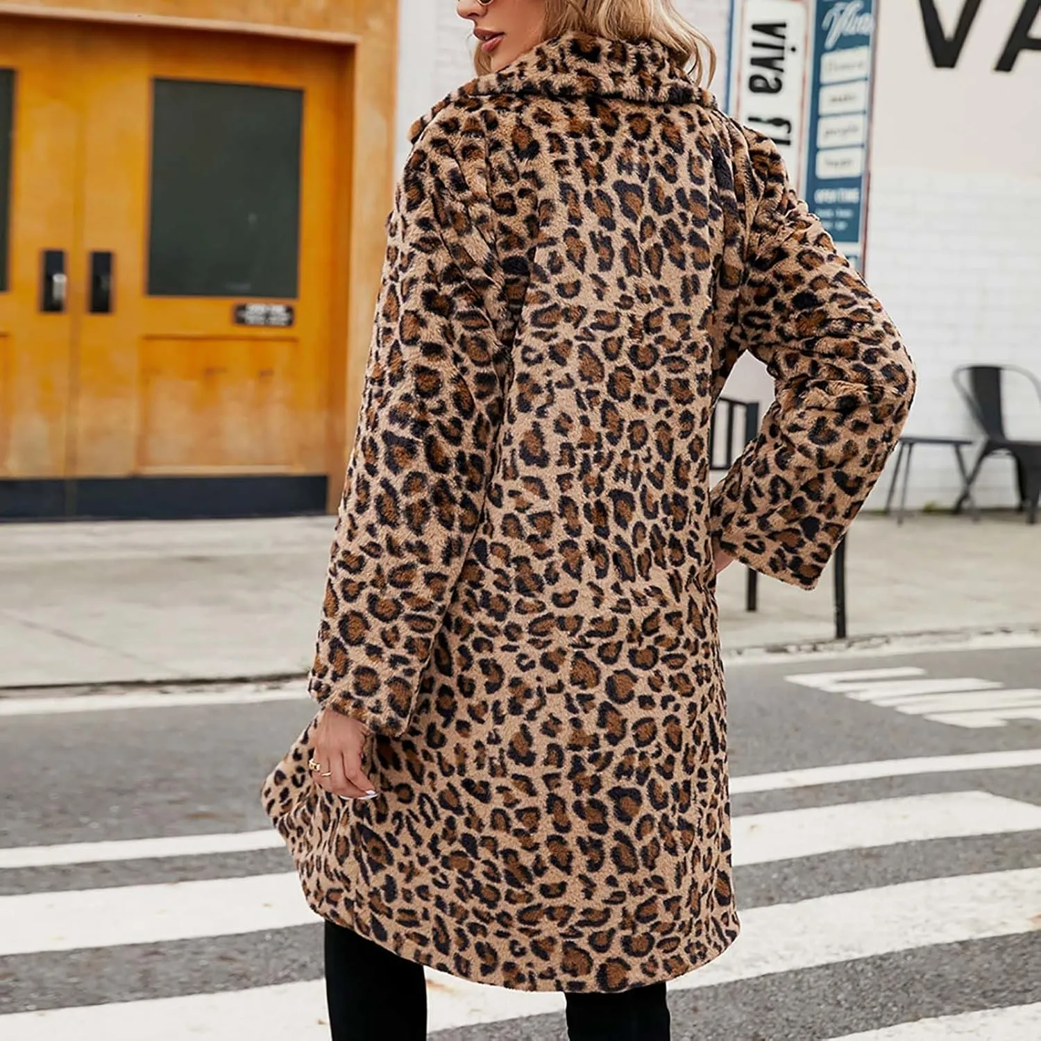 Lmdudan Womens 2024 Winter Faux Fur Coat Leopard Print Fleece Long Jacket Retro Lapel Warm Overcoat Plus Size Trench Coats