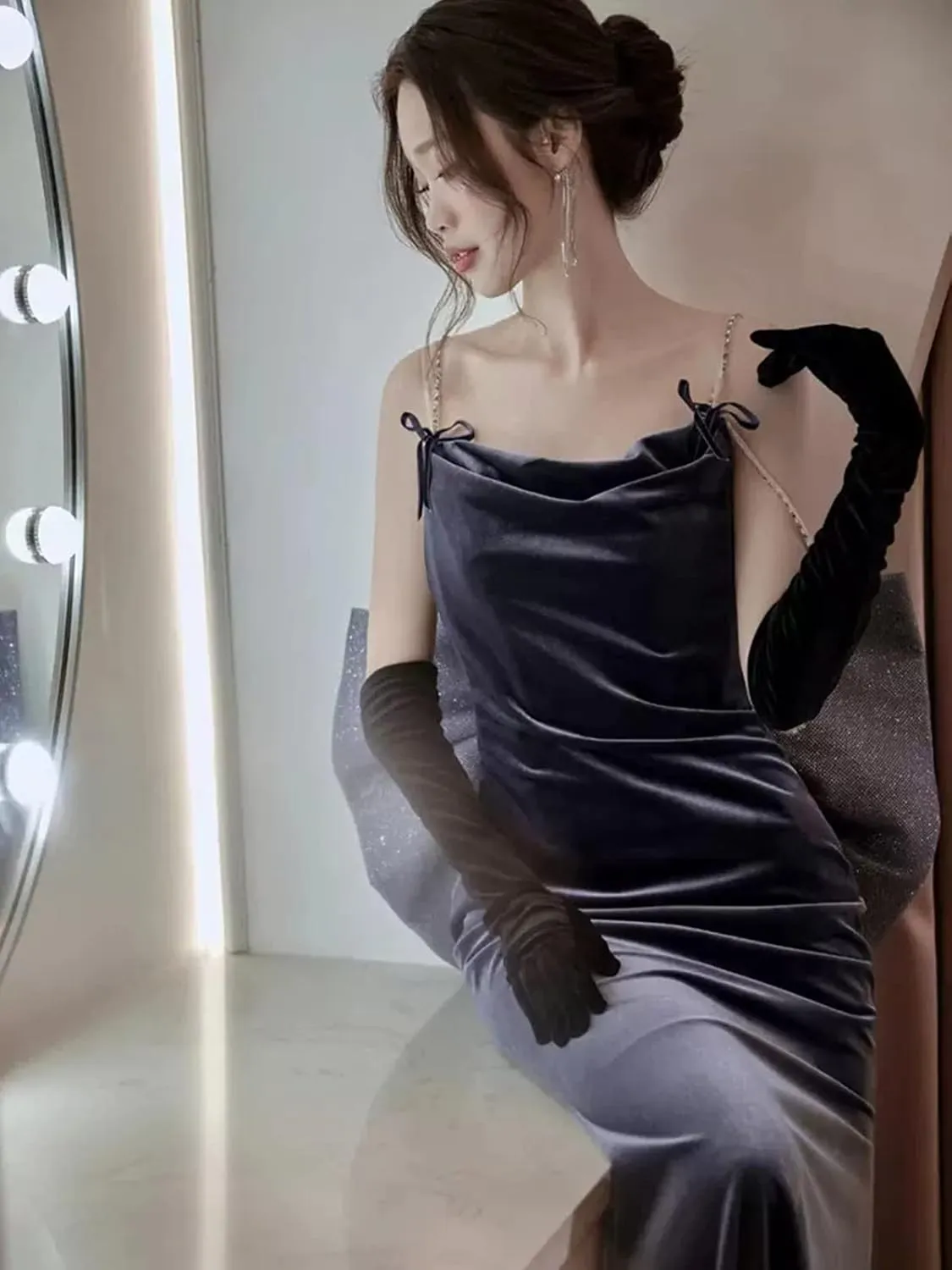 Women's Open Back Velvet Bodycon Long Formal Evening Dresses with Bow